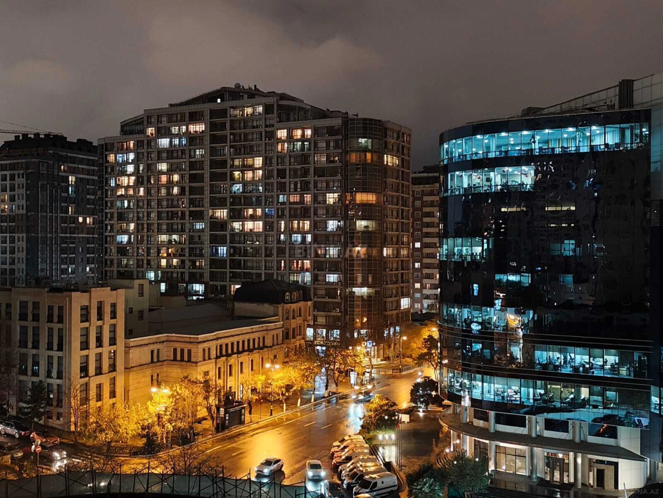 Kirayə verilir 4 otaqlı mənzil 200 m²