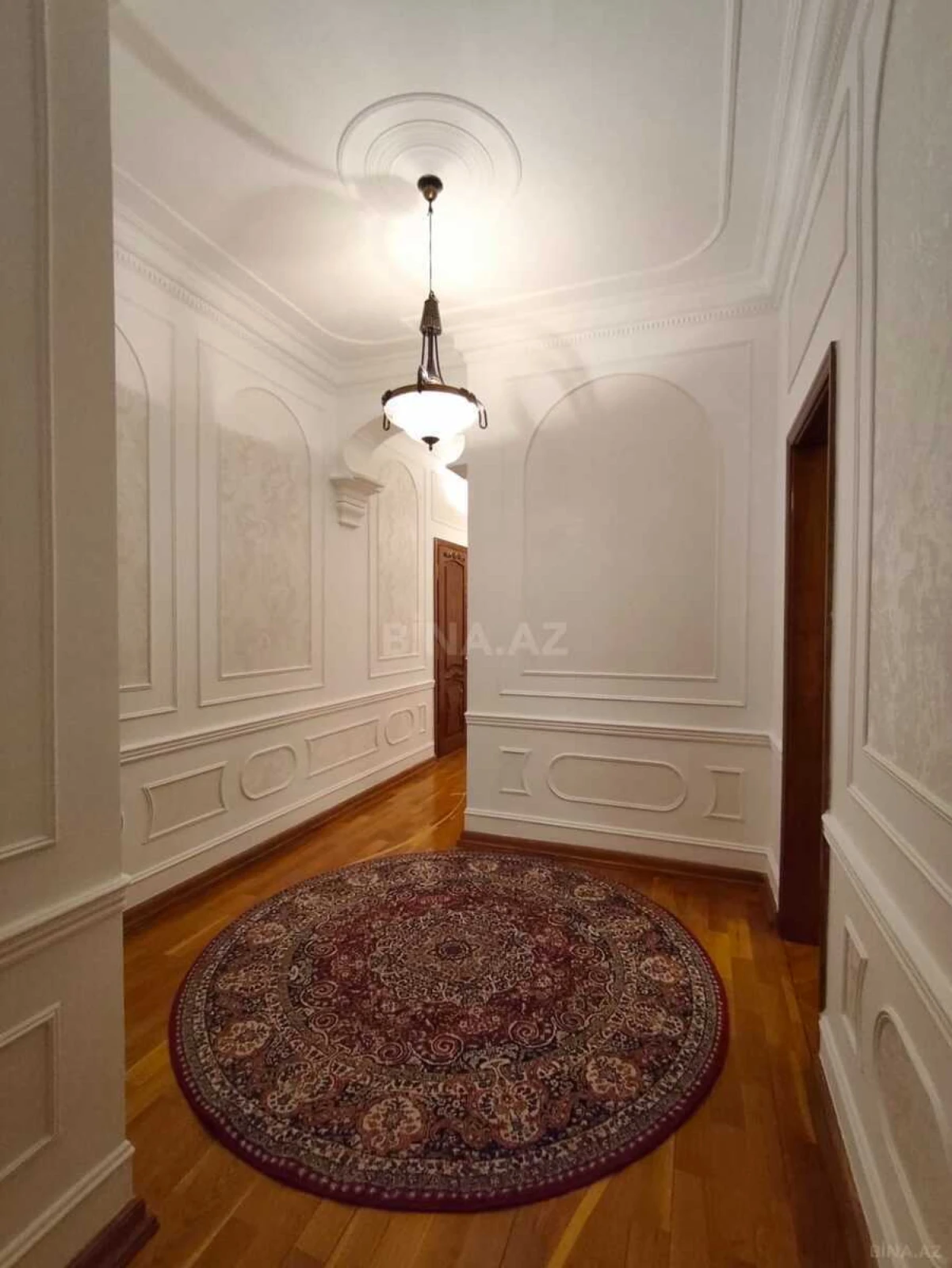 Kirayə verilir 4 otaqlı mənzil 200 m²