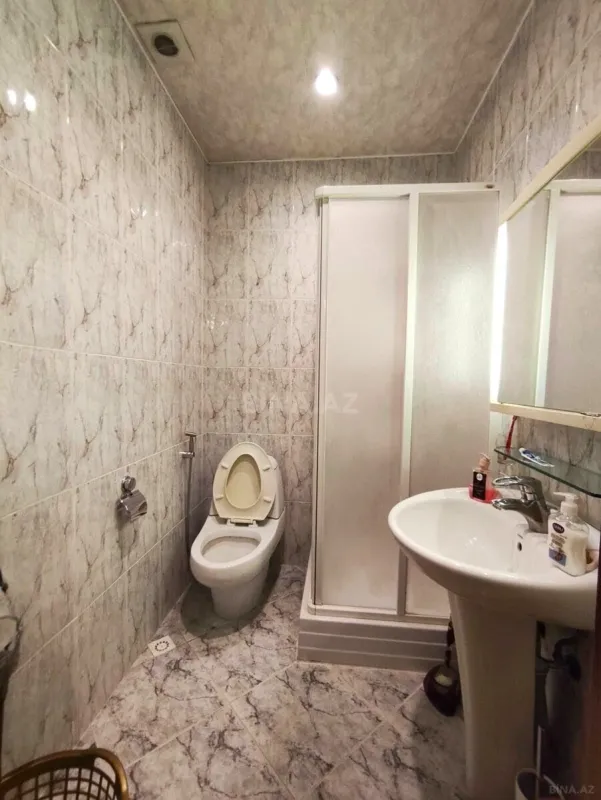 Kirayə verilir 4 otaqlı mənzil 200 m²