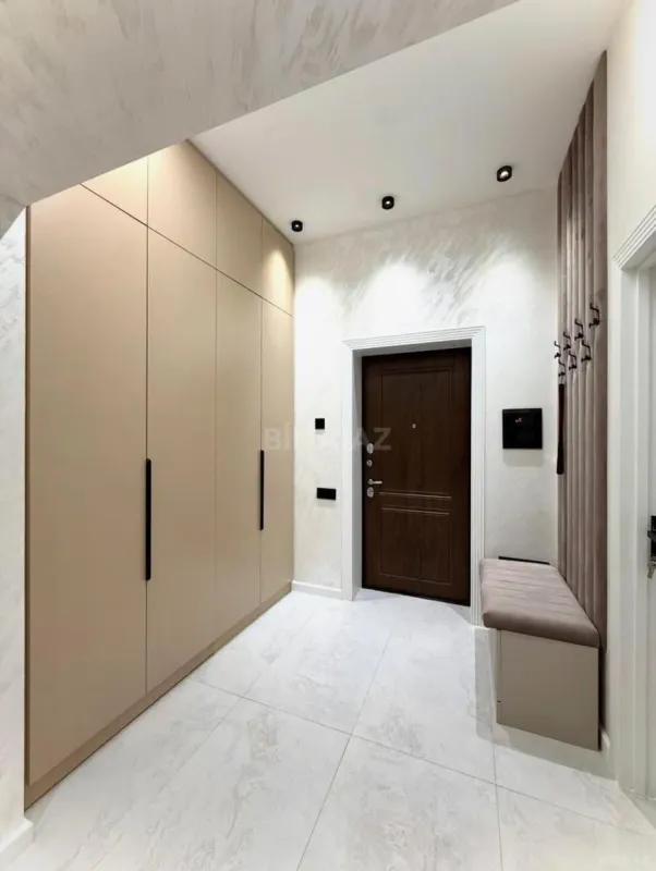 Kirayə verilir 2 otaqlı mənzil 77 m²