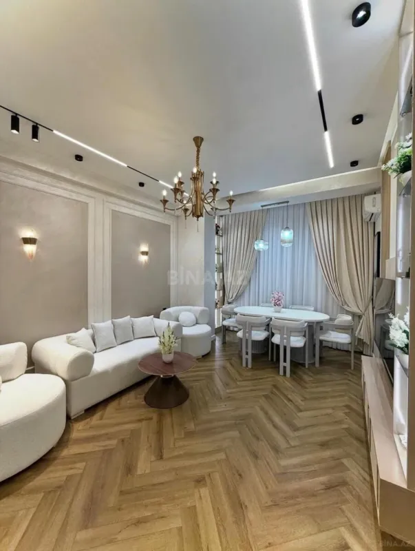 Kirayə verilir 2 otaqlı mənzil 77 m²