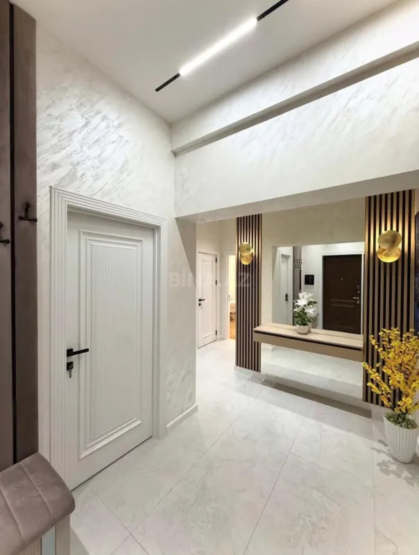 Kirayə verilir 2 otaqlı mənzil 77 m²