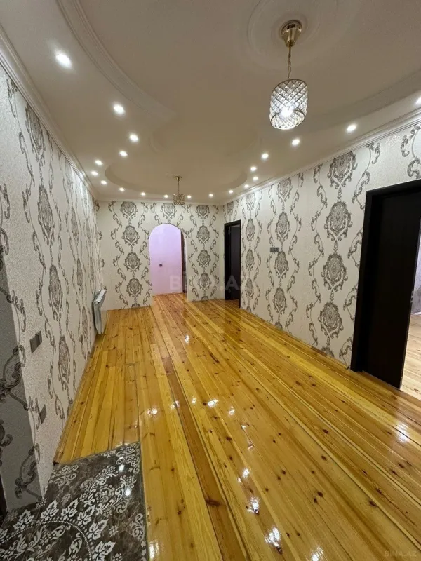 Satılır 3 otaqlı mənzil 110 m²
