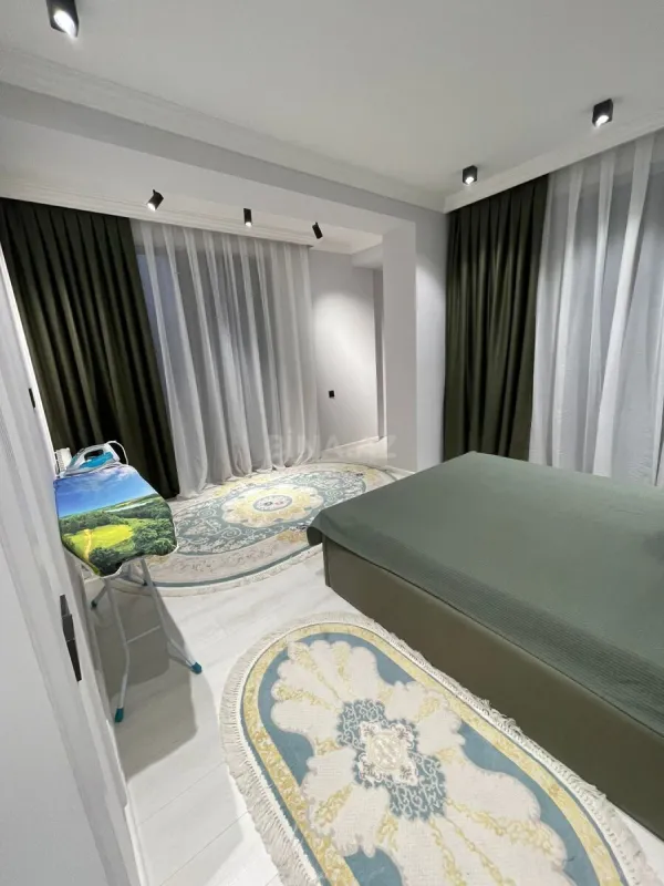 Kirayə verilir 3 otaqlı mənzil 118 m²