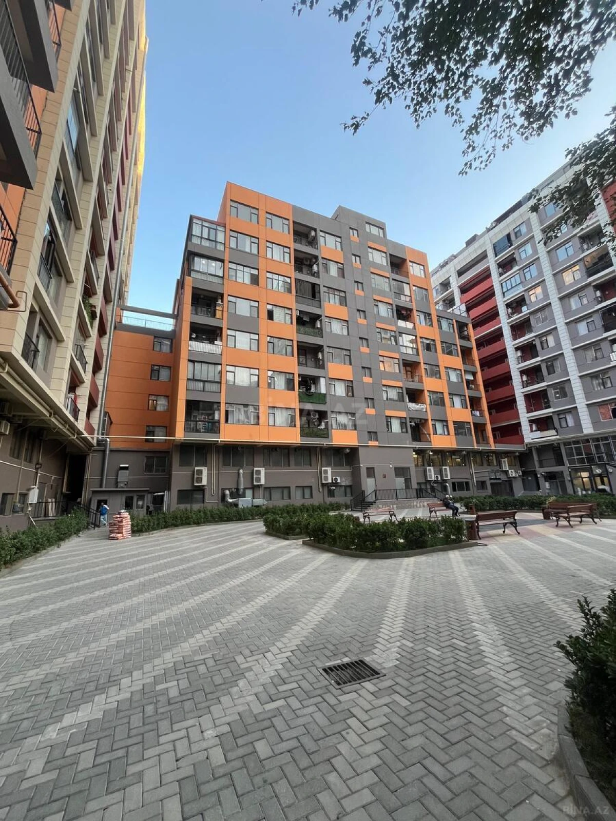 Kirayə verilir 3 otaqlı mənzil 118 m²