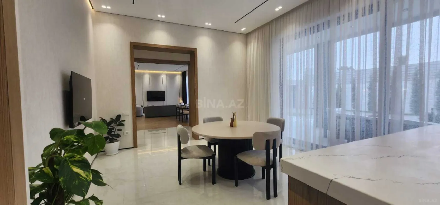 Satılır 5 otaqlı həyət evi 290 m²