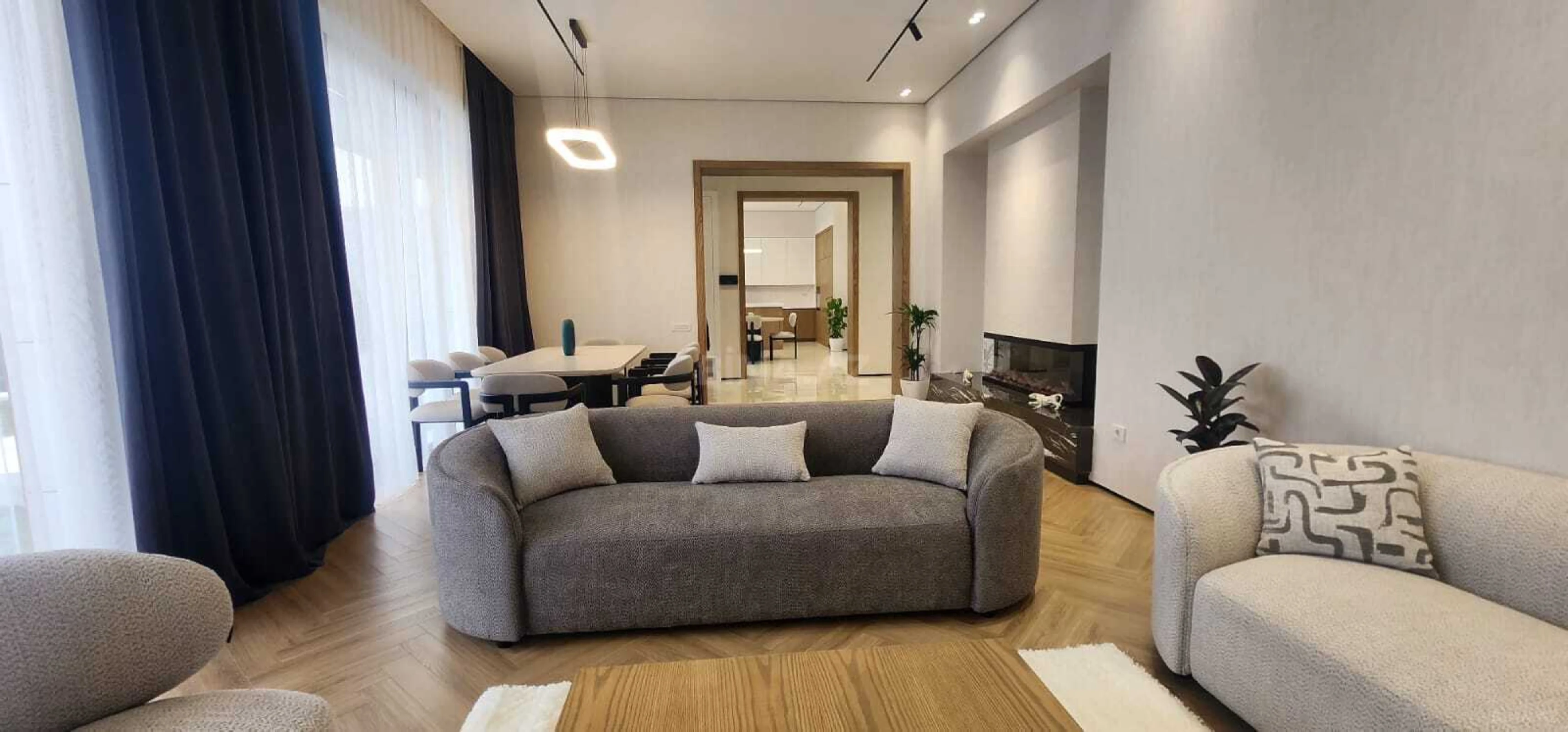 Satılır 5 otaqlı həyət evi 290 m²