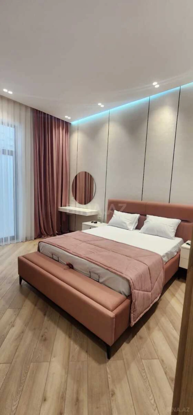 Satılır 5 otaqlı həyət evi 290 m²