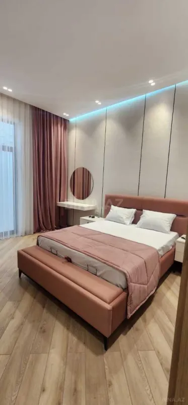 Satılır 5 otaqlı həyət evi 290 m²