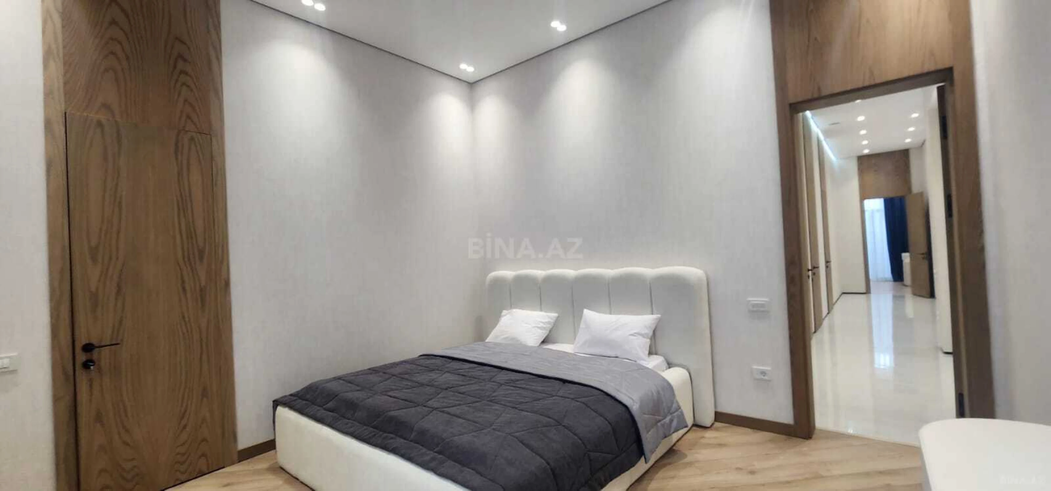 Satılır 5 otaqlı həyət evi 290 m²