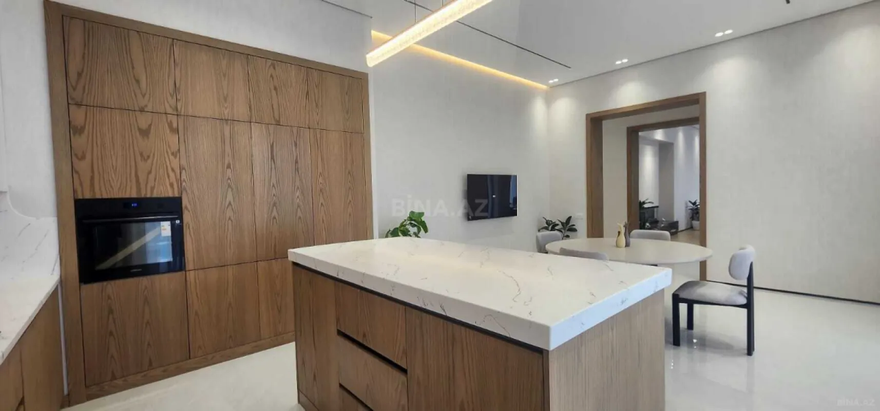 Satılır 5 otaqlı həyət evi 290 m²