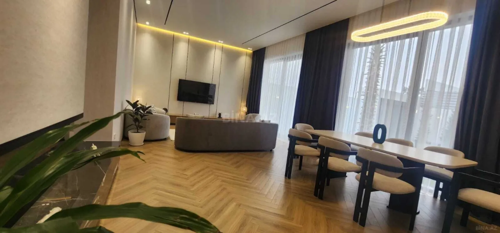 Satılır 5 otaqlı həyət evi 290 m²