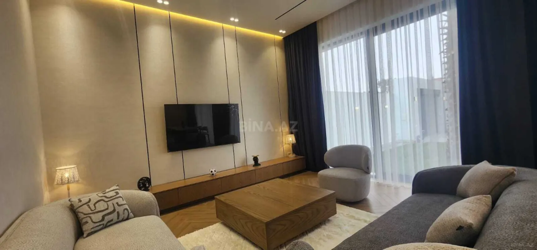 Satılır 5 otaqlı həyət evi 290 m²