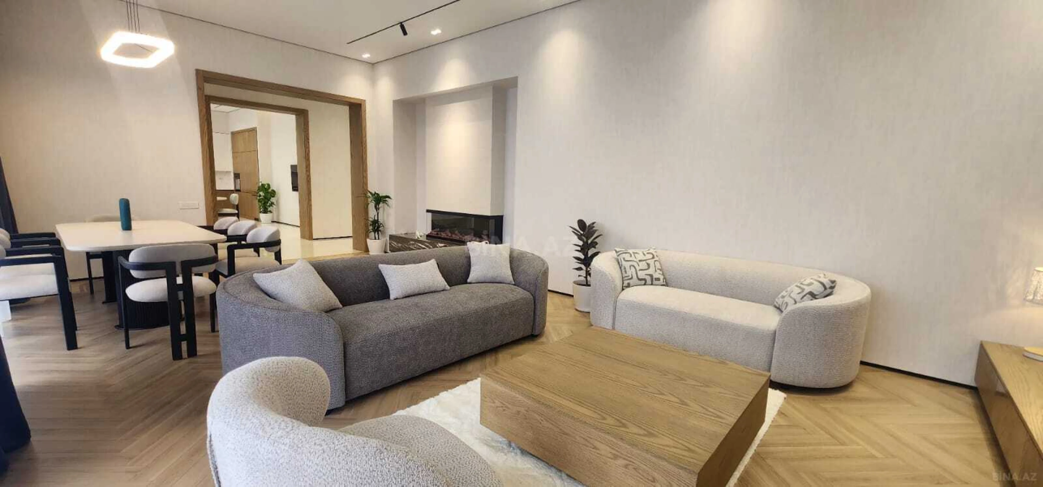 Satılır 5 otaqlı həyət evi 290 m²
