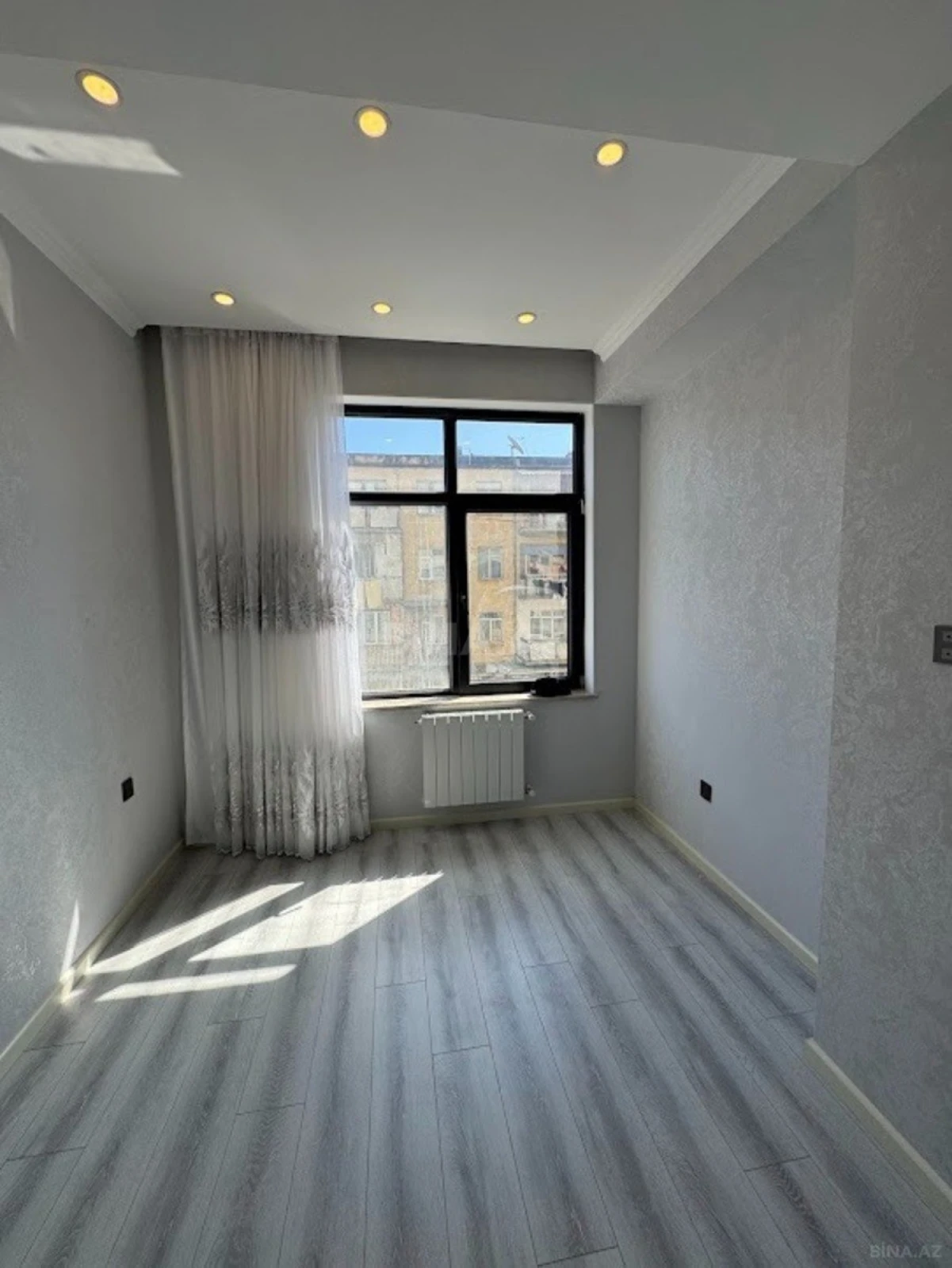 Kirayə verilir 3 otaqlı mənzil 91 m²