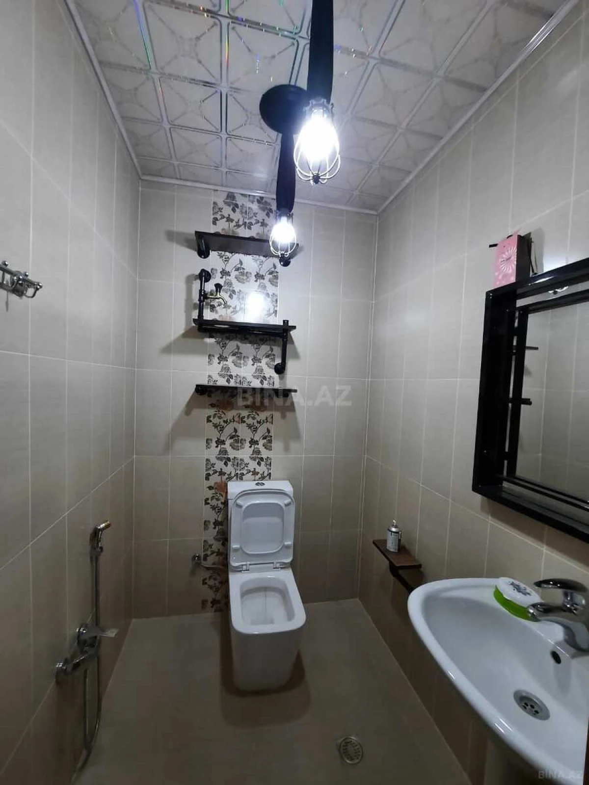 Satılır 3 otaqlı mənzil 140 m²