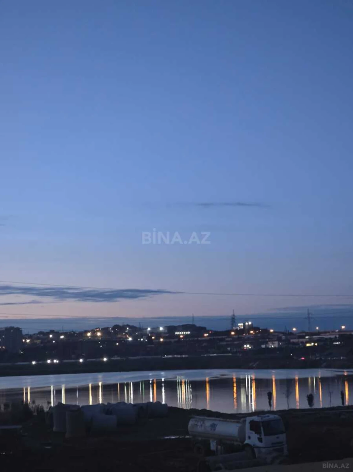 Satılır 4 otaqlı mənzil 110 m²