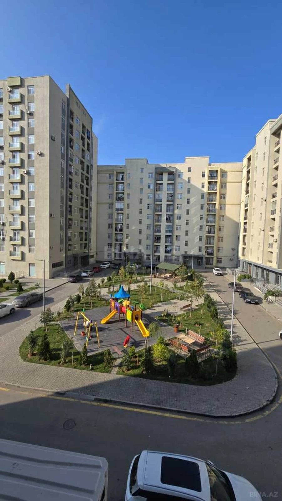 Satılır 4 otaqlı mənzil 110 m²