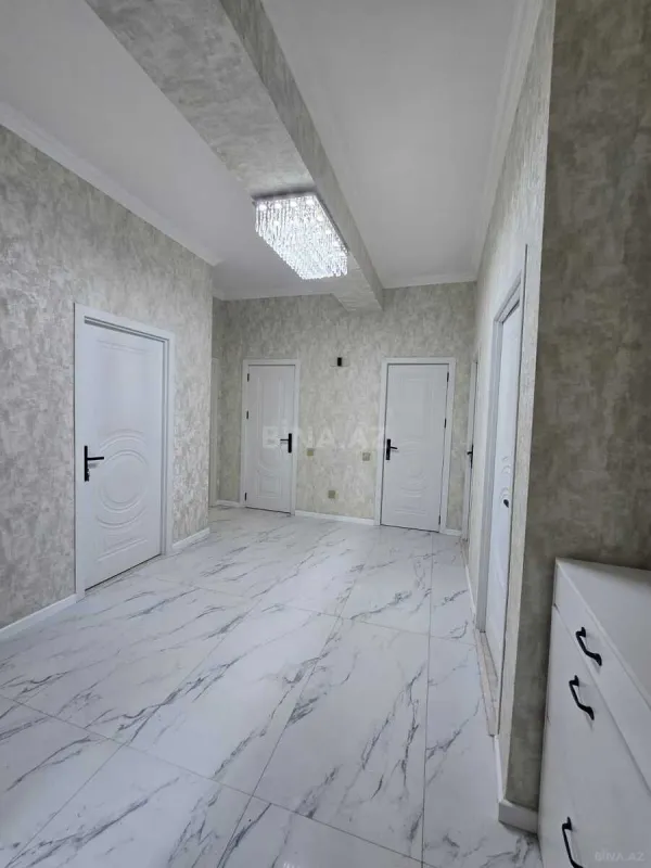 Satılır 4 otaqlı mənzil 110 m²