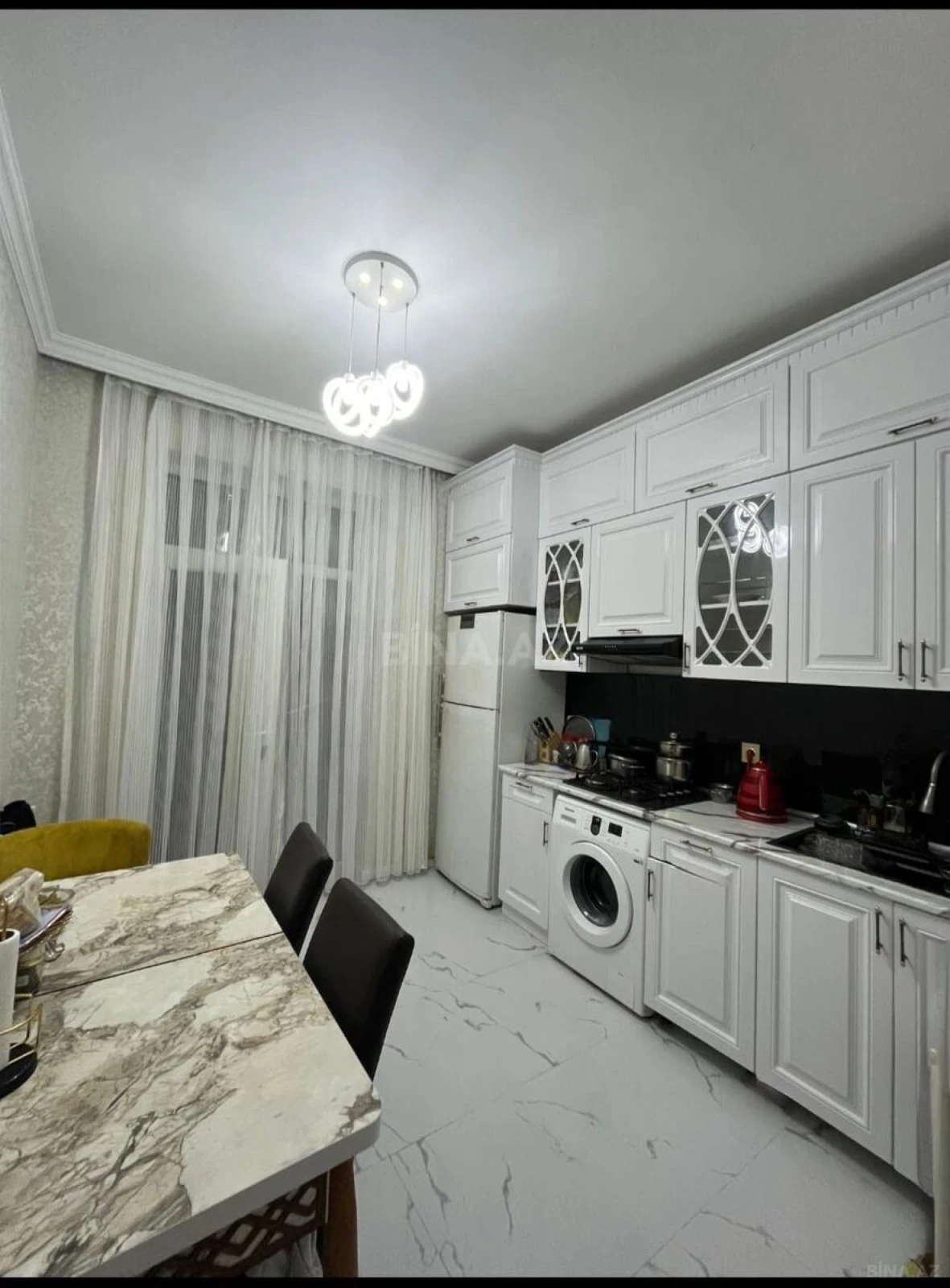 Satılır 4 otaqlı mənzil 110 m²