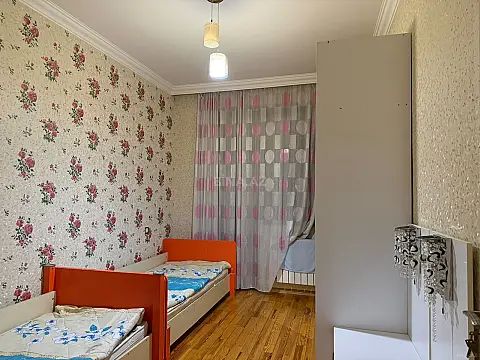 Satılır 3 otaqlı mənzil 125 m²
