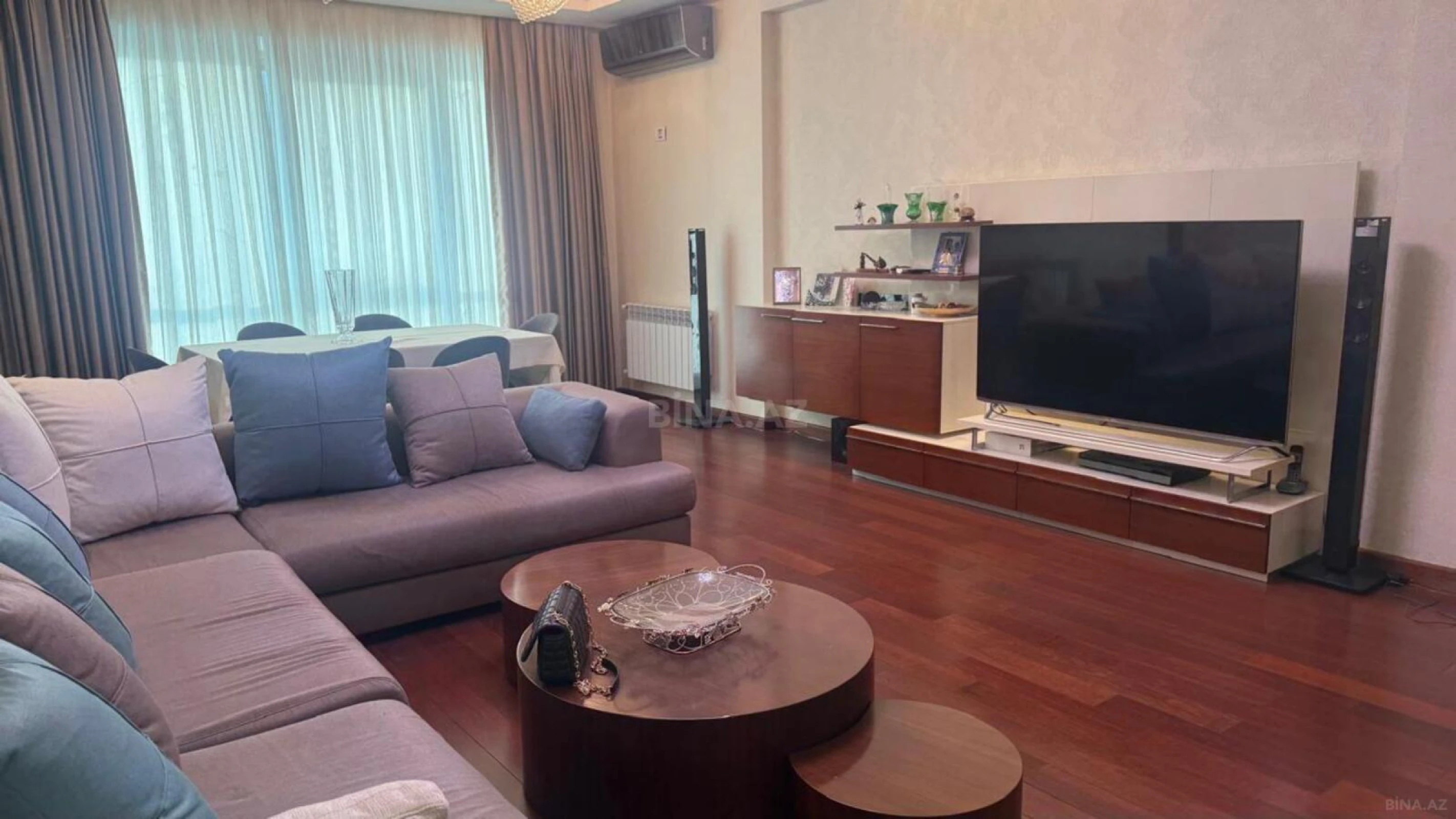 Satılır 4 otaqlı mənzil 175 m²