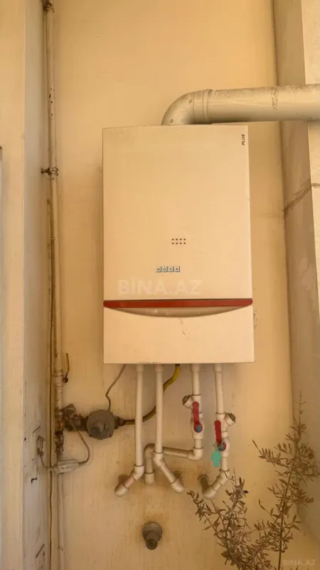 Satılır 4 otaqlı mənzil 175 m²