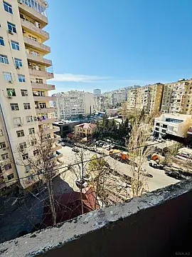 Satılır 4 otaqlı mənzil 101 m²