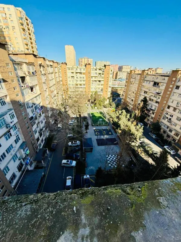 Satılır 4 otaqlı mənzil 101 m²