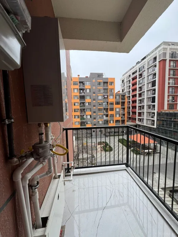 Satılır 2 otaqlı mənzil 61 m²