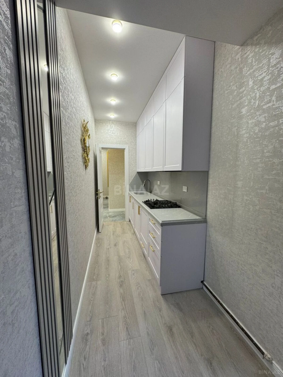 Satılır 2 otaqlı mənzil 61 m²