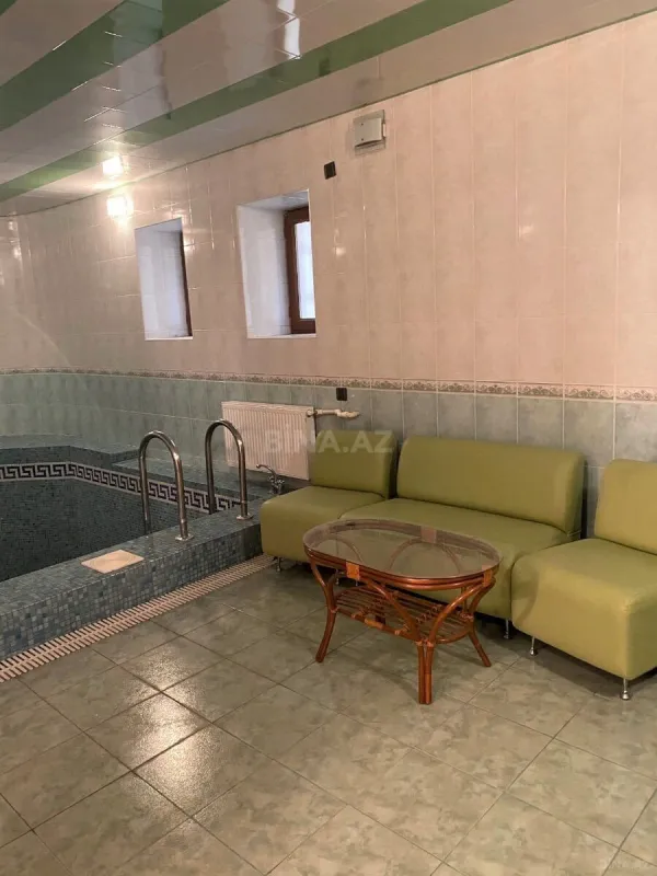 Satılır 6 otaqlı həyət evi 350 m²