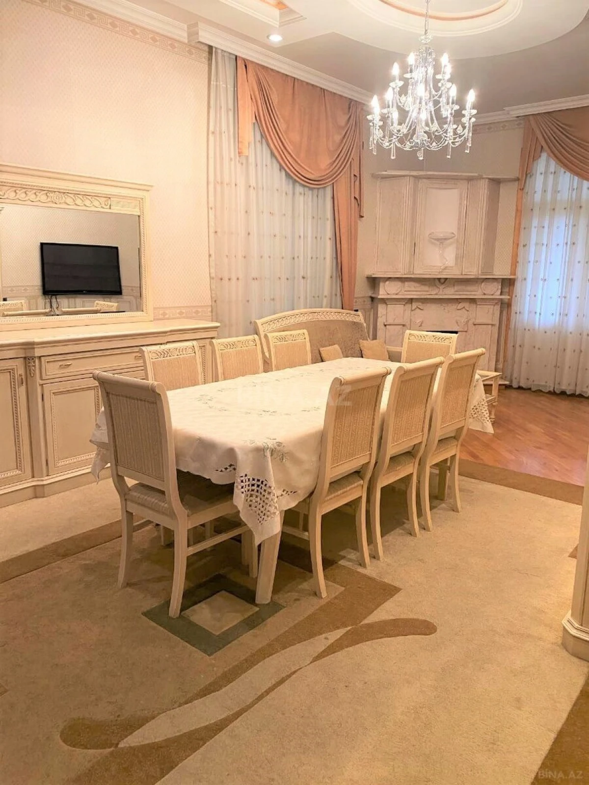 Satılır 6 otaqlı həyət evi 350 m²