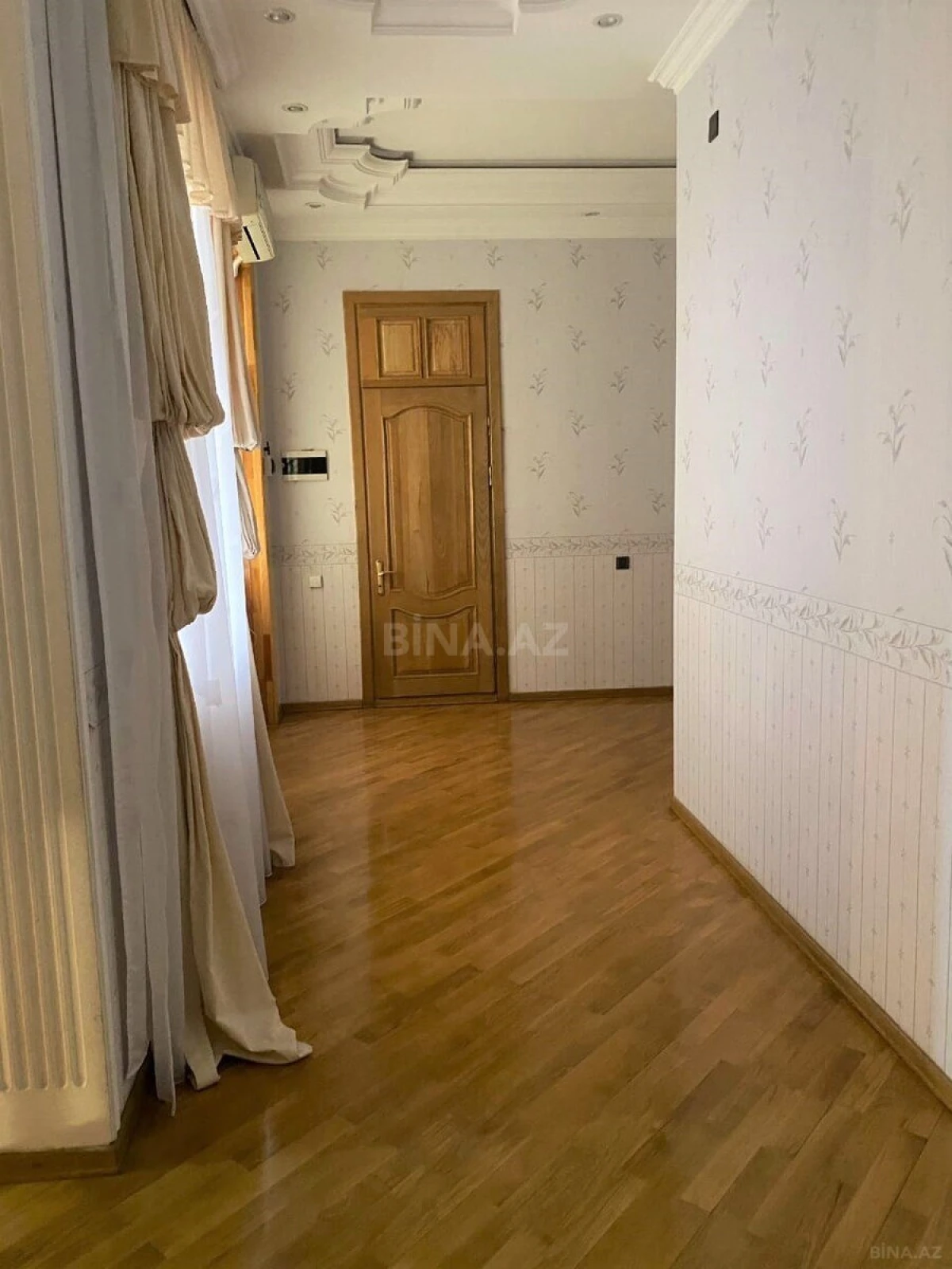Satılır 6 otaqlı həyət evi 350 m²