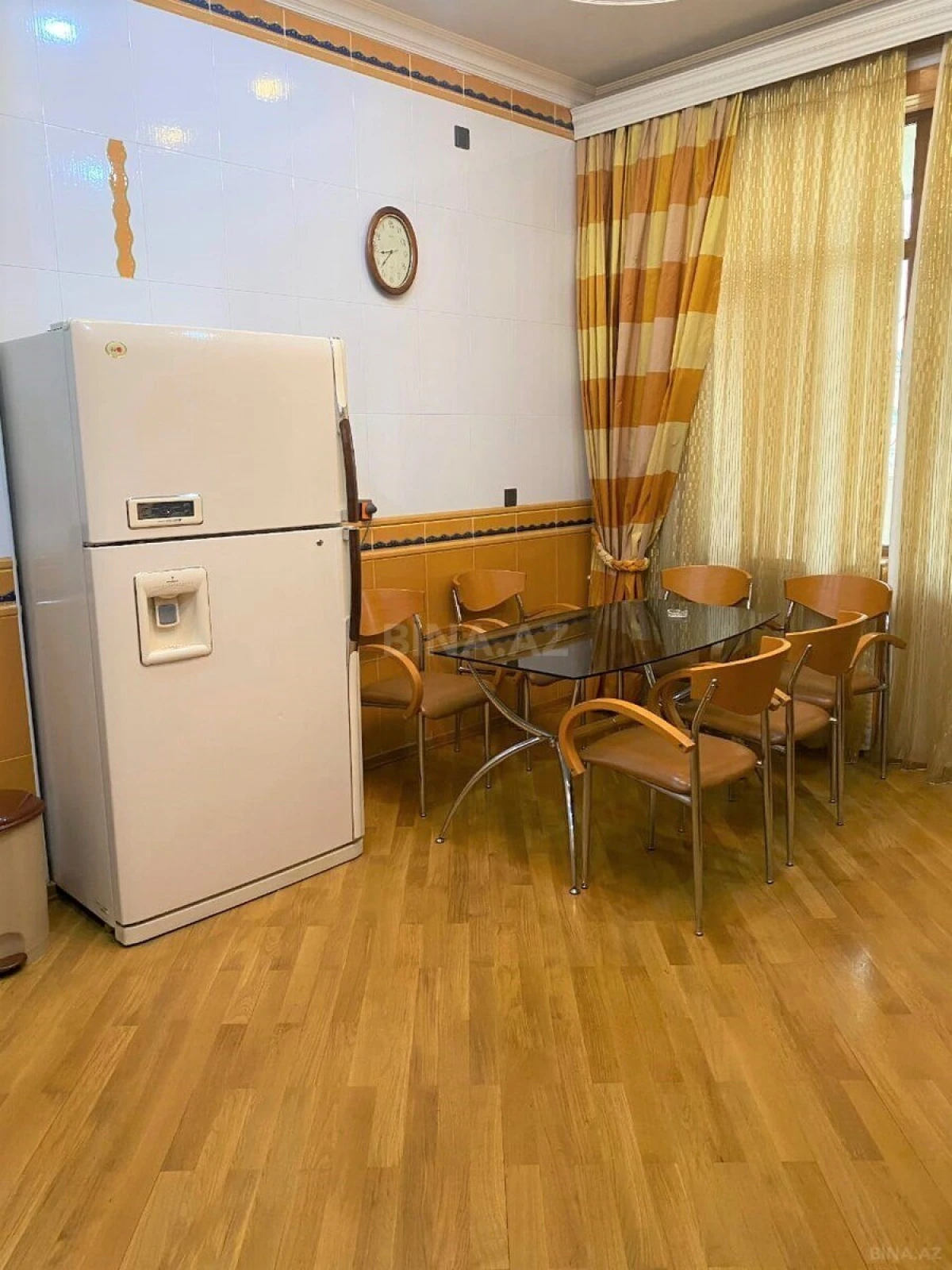 Satılır 6 otaqlı həyət evi 350 m²