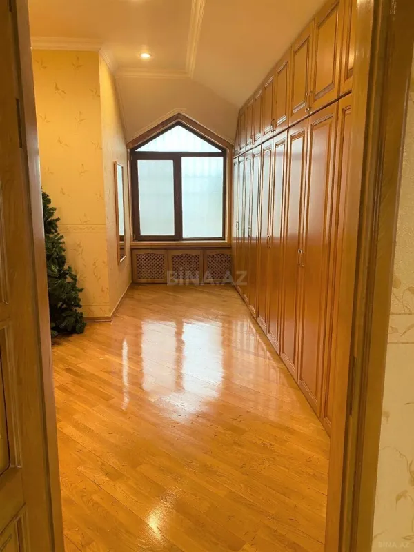 Satılır 6 otaqlı həyət evi 350 m²