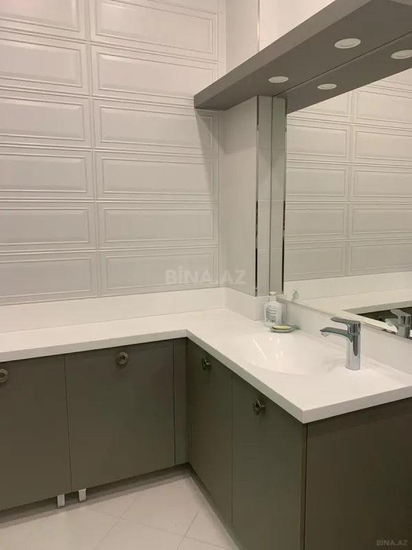Kirayə verilir 4 otaqlı mənzil 200 m²
