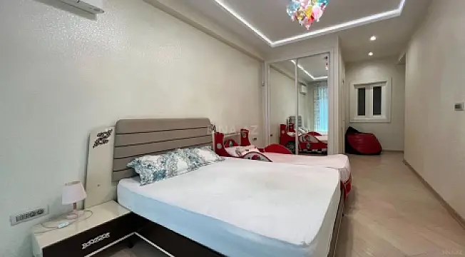 Kirayə verilir 4 otaqlı mənzil 200 m²