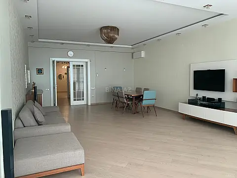 Kirayə verilir 4 otaqlı mənzil 200 m²
