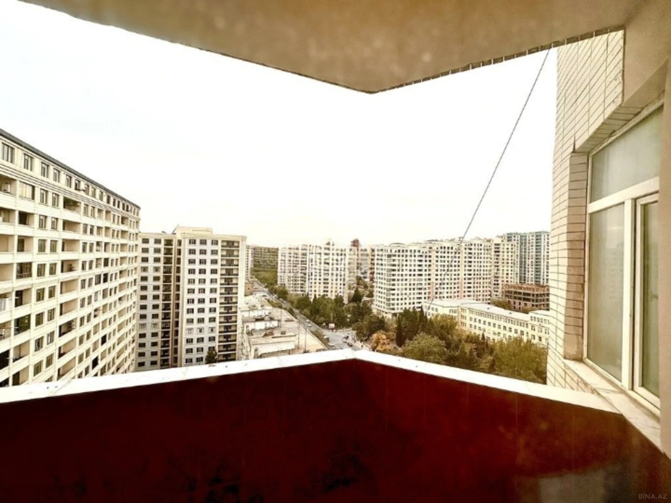 Satılır 3 otaqlı mənzil 145 m²