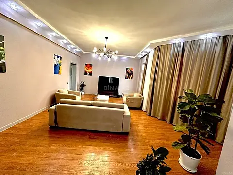 Satılır 3 otaqlı mənzil 145 m²