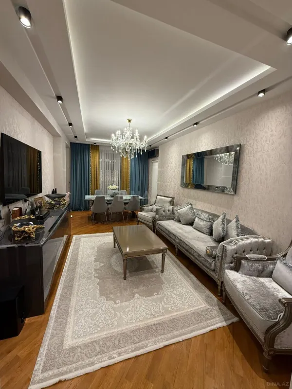 Satılır 3 otaqlı mənzil 135 m²