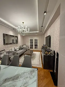 Satılır 3 otaqlı mənzil 135 m²