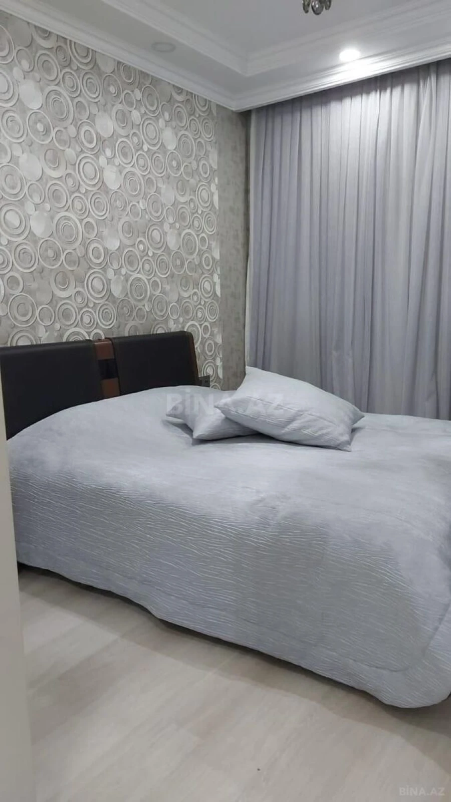 Satılır 2 otaqlı mənzil 65 m²