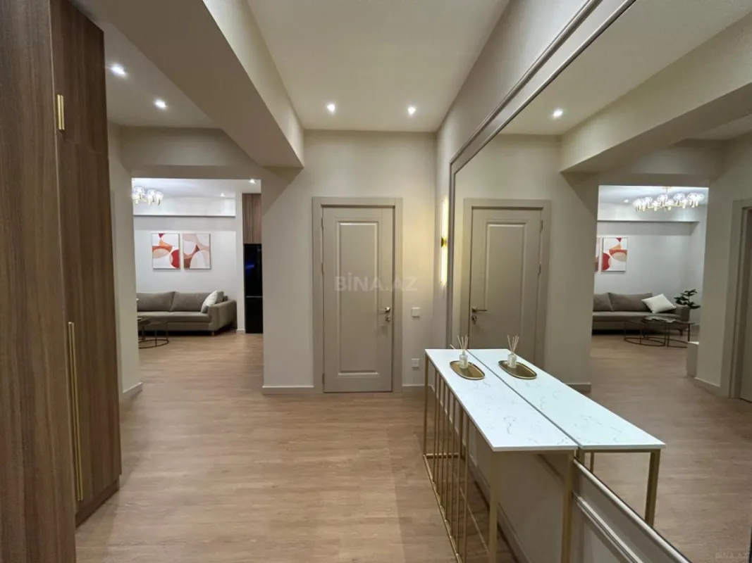 Satılır 2 otaqlı mənzil 67 m²