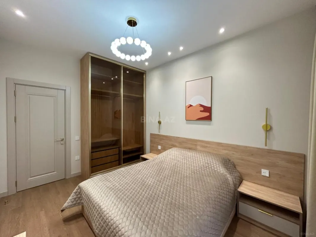 Satılır 2 otaqlı mənzil 67 m²