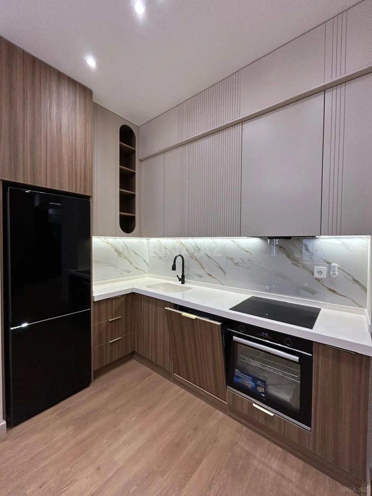 Satılır 2 otaqlı mənzil 67 m²
