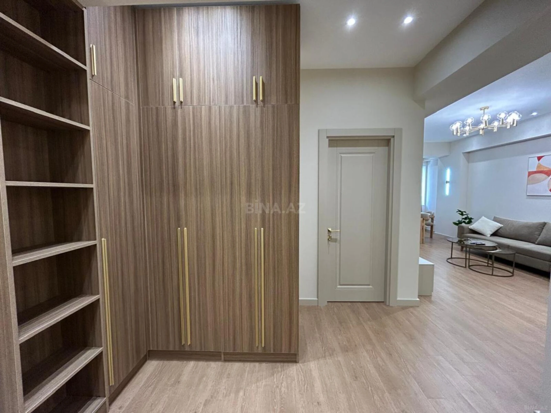 Satılır 2 otaqlı mənzil 67 m²