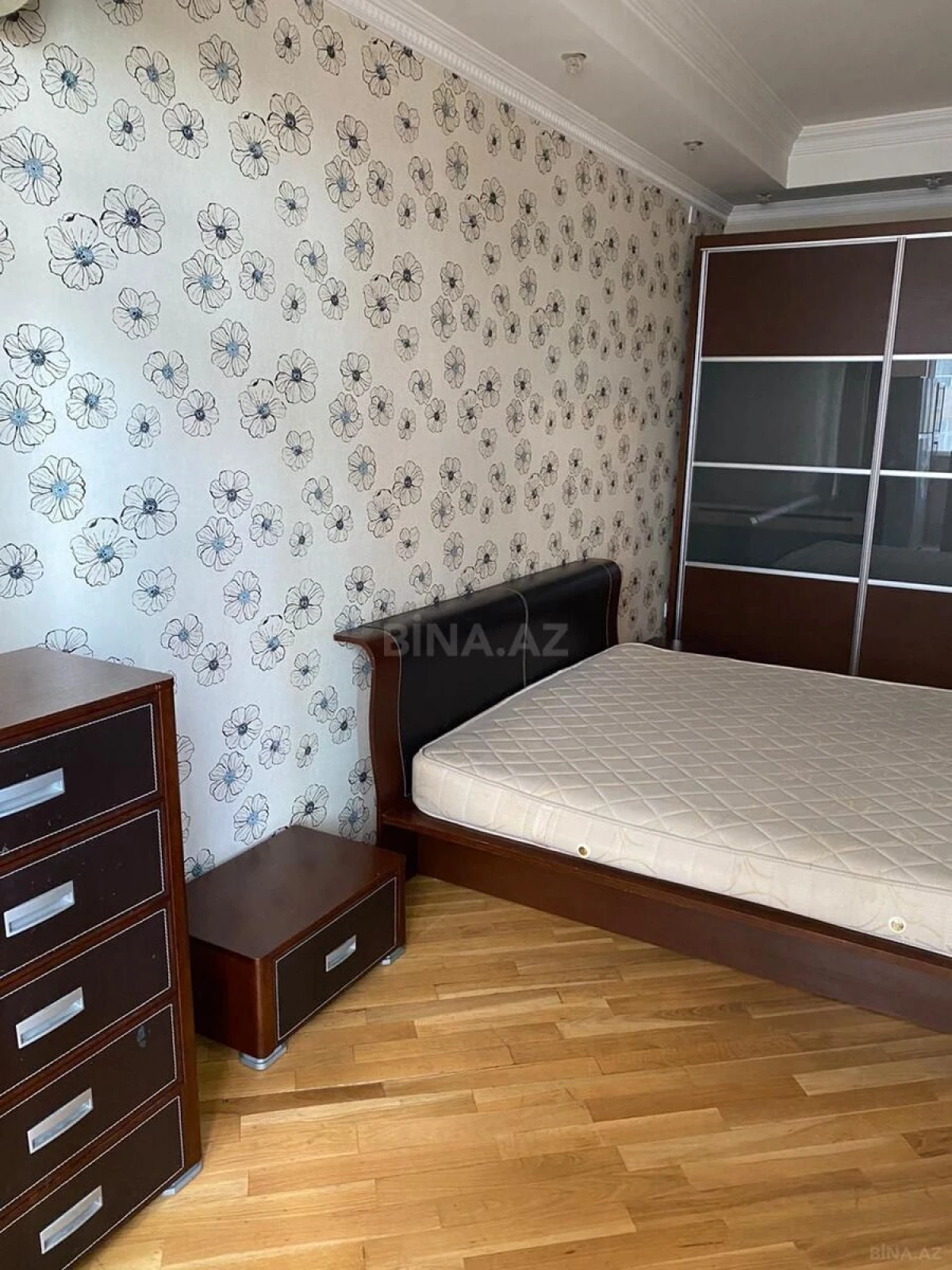Kirayə verilir 3 otaqlı mənzil 95 m²