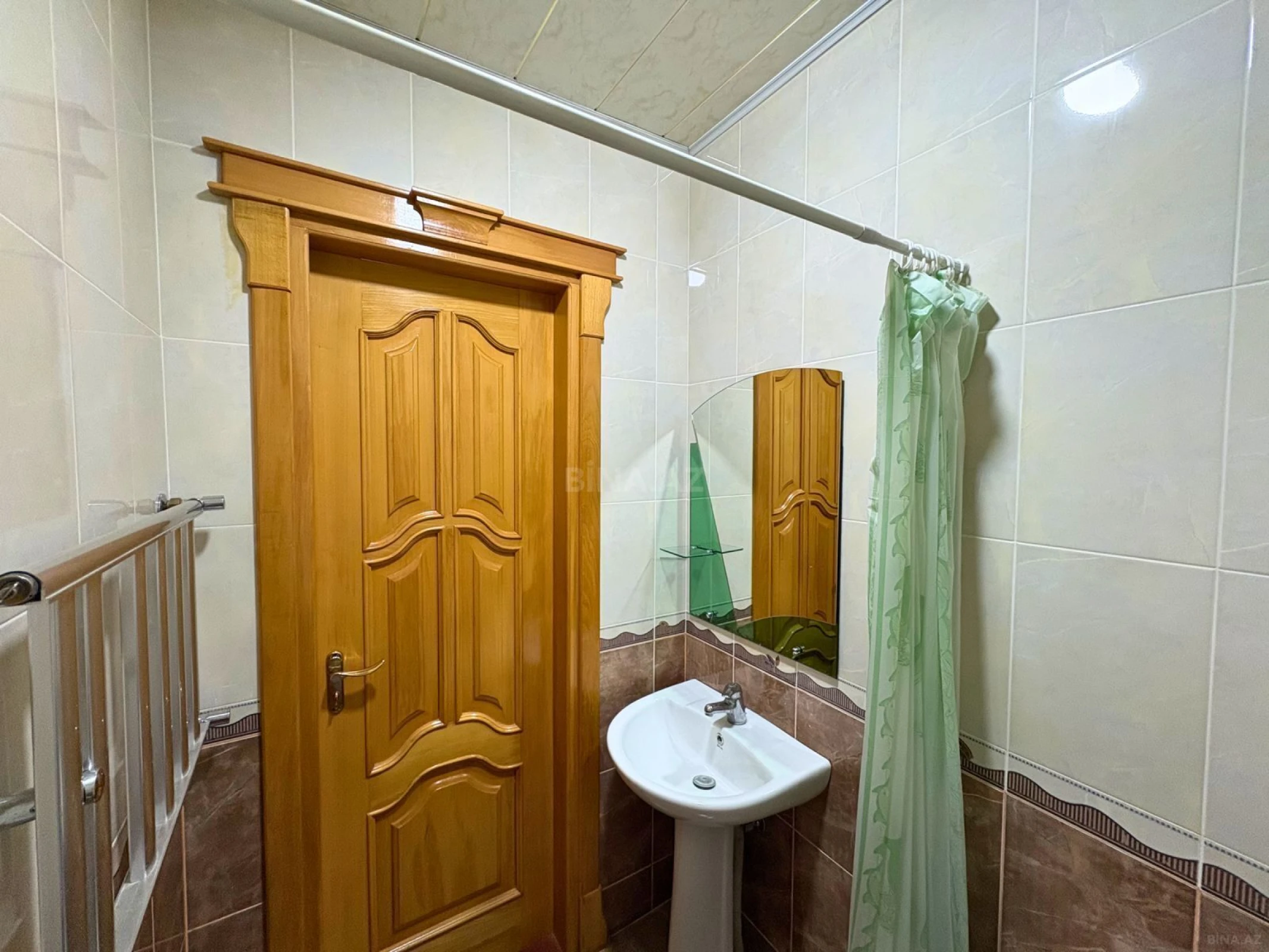 Kirayə verilir 3 otaqlı mənzil 150 m²